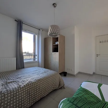 Апартаменты Non-smoking, Modern With Parking, Close To The & Train