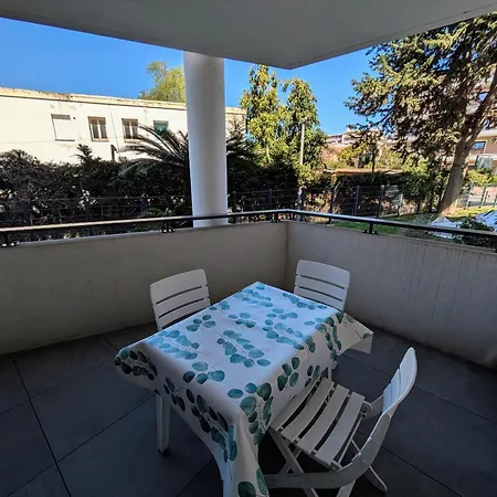 Non-smoking, Modern With Parking, Close To The & Train Апартаменты Кань-сюр-Мер