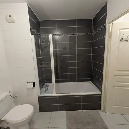 Non-smoking, Modern With Parking, Close To The & Train Cagnes-sur-Mer